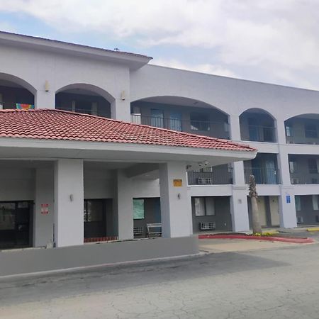 Hallmark Inn And Suites San Antonio Ngoại thất bức ảnh