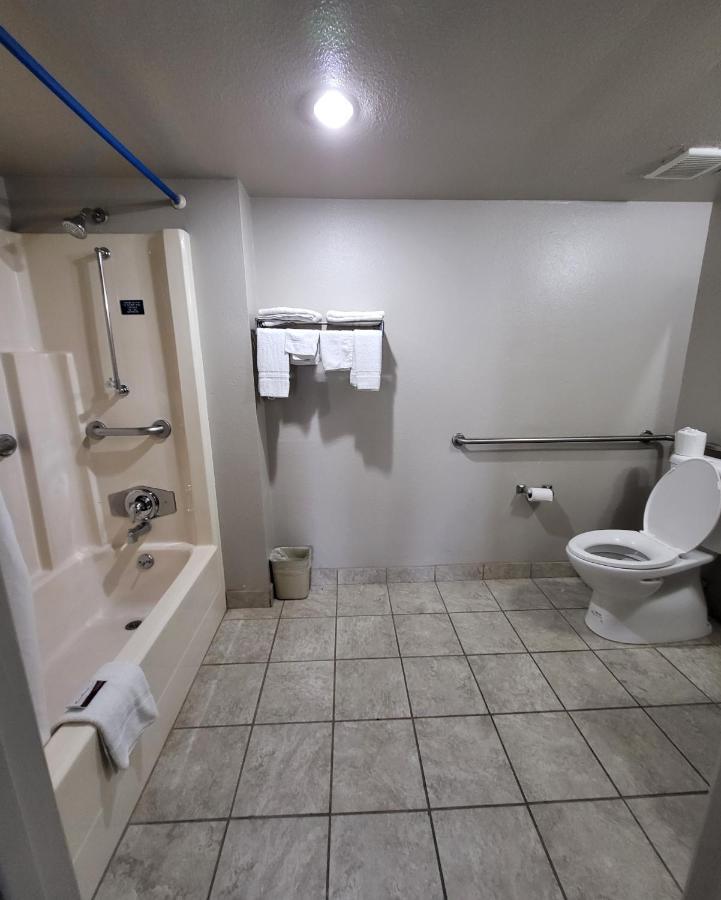 Hallmark Inn And Suites San Antonio Ngoại thất bức ảnh
