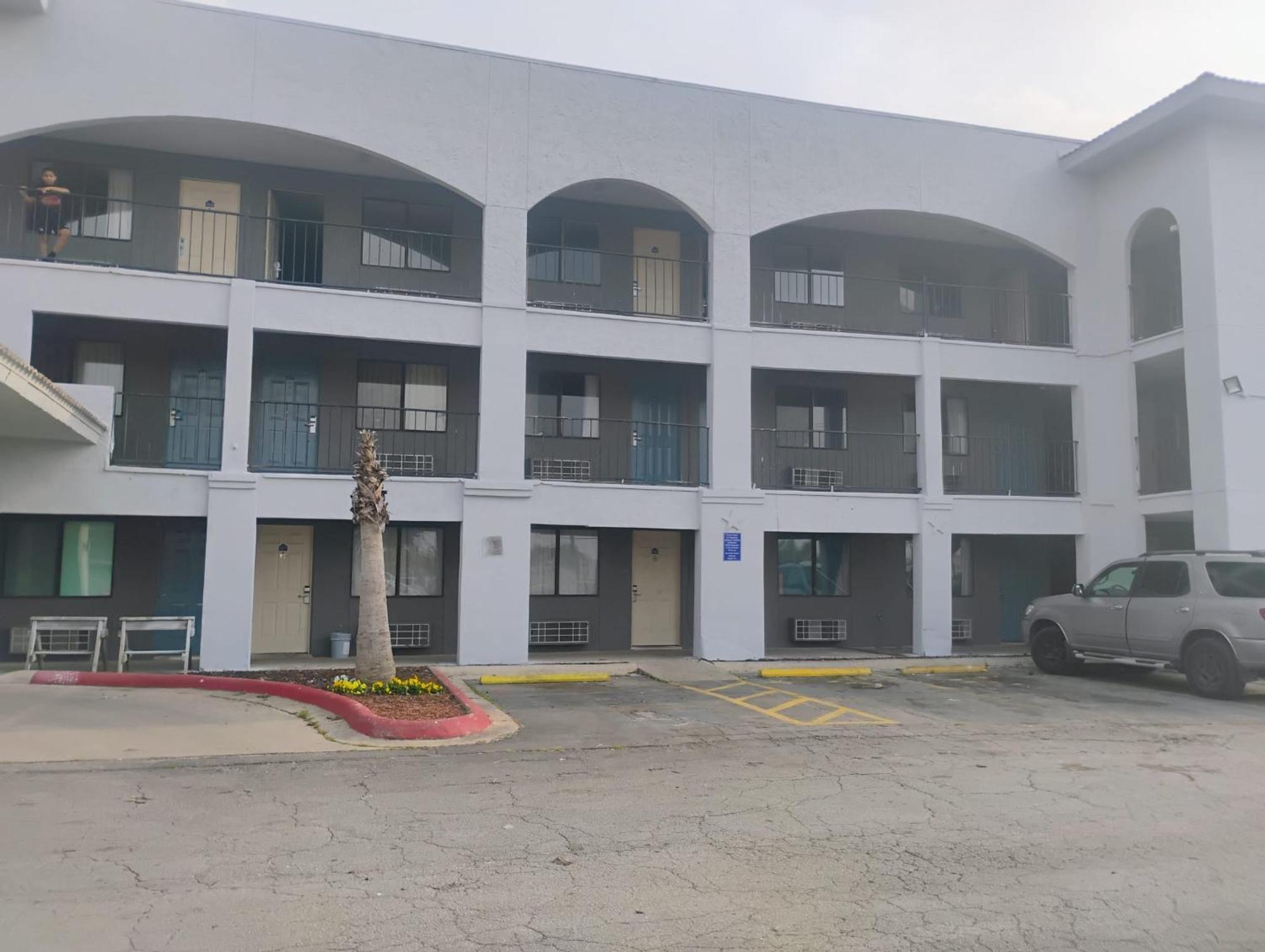 Hallmark Inn And Suites San Antonio Ngoại thất bức ảnh